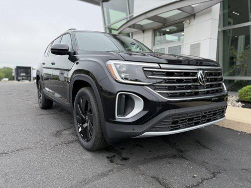 2025 Volkswagen Atlas 2.0T SE w/Technology 4MOTION