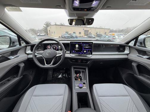 2025 Volkswagen Tiguan 2.0T SE 4MOTION