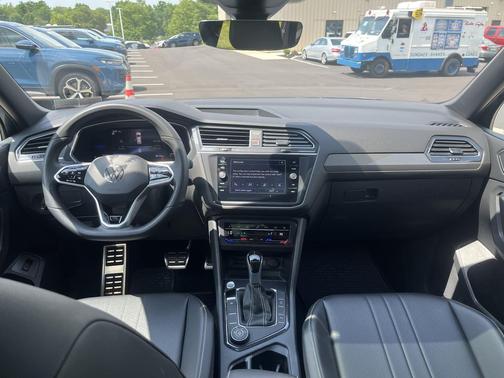 2022 Volkswagen Tiguan 2.0T SE R-Line Black 4MOTION