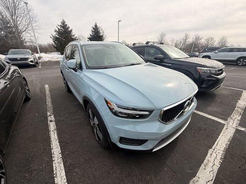 2019 Volvo XC40 T5 Momentum