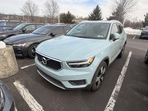 2019 Volvo XC40 T5 Momentum