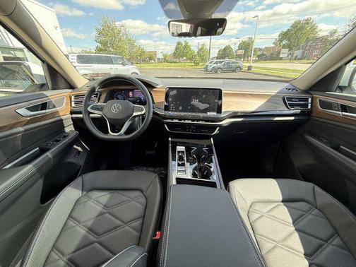 2025 Volkswagen Atlas 2.0T SEL Premium R-Line 4MOTION
