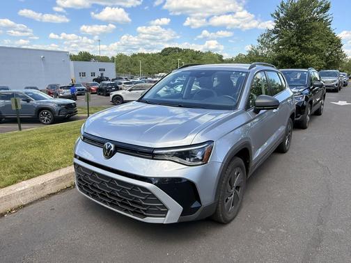 Silver 2023 Volkswagen Taos 1.5T SE
