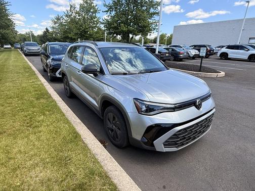 Silver 2023 Volkswagen Taos 1.5T SE