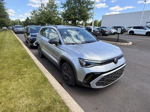 Silver 2023 Volkswagen Taos 1.5T SE