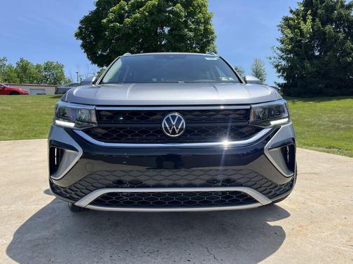 Pyrite Silver Metallic 2023 Volkswagen Taos 1.5T SE