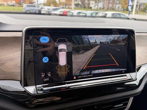 2025 Volkswagen Atlas 2.0T SE w/Technology 4MOTION