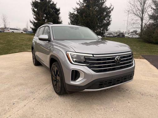2025 Volkswagen Atlas 2.0T SE w/Technology 4MOTION