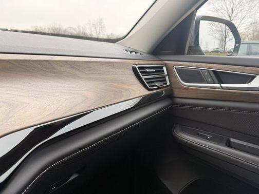 2025 Volkswagen Atlas 2.0T SE w/Technology 4MOTION