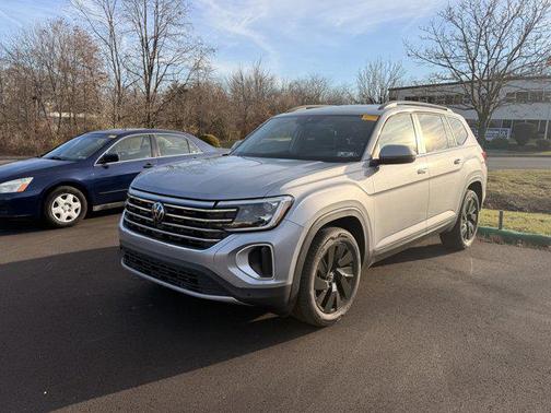 2025 Volkswagen Atlas 2.0T SE w/Technology 4MOTION