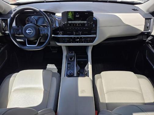 Pearl White Tri-Coat 2024 Nissan Pathfinder SL