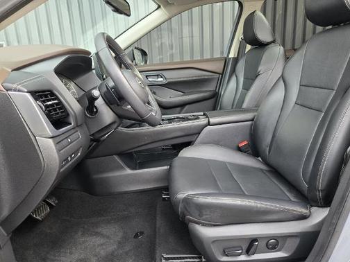 Boulder Gray Pearl 2023 Nissan Rogue SL