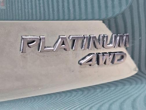 Obsidian Green 2025 Nissan Pathfinder Platinum