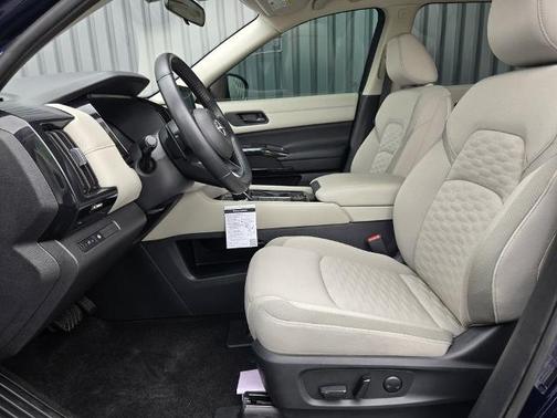 Deep Ocean Blue 2024 Nissan Pathfinder SV