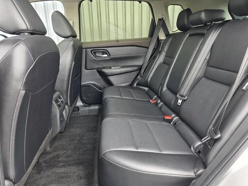 Brilliant Silver Metallic 2023 Nissan Rogue SV