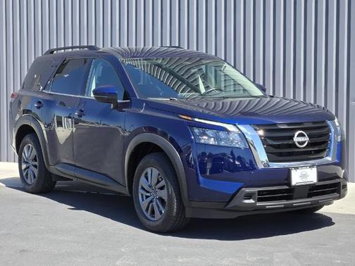 Deep Ocean Blue 2025 Nissan Pathfinder SV