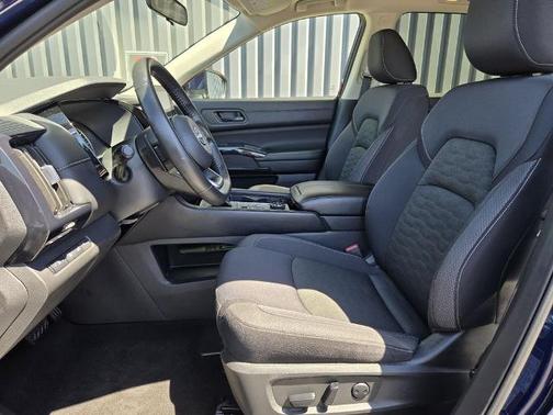 Deep Ocean Blue 2025 Nissan Pathfinder SV