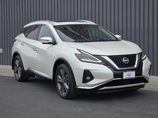 White 2023 Nissan Murano Platinum