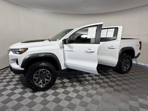 2025 Chevrolet Colorado ZR2