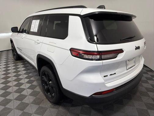 2022 Jeep Grand Cherokee L Laredo