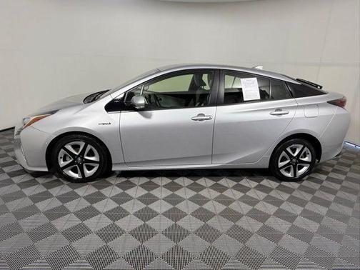 2018 Toyota Prius Three Touring