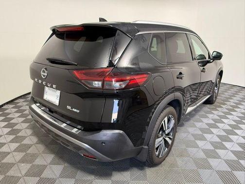 2022 Nissan Rogue SL