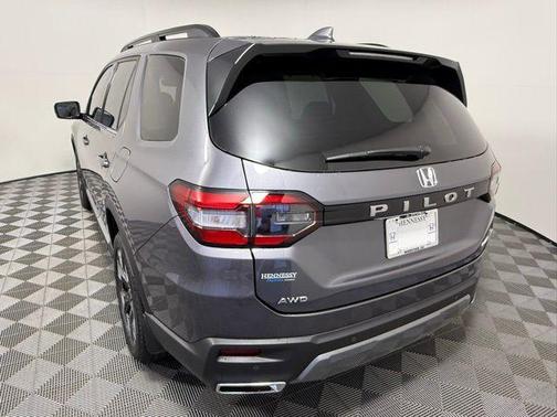 Modern Steel Metallic 2026 Honda Pilot Elite