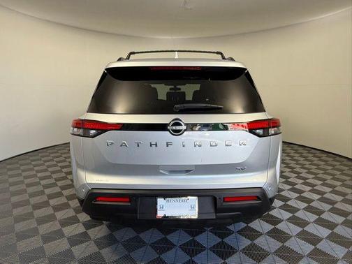 2023 Nissan Pathfinder SV