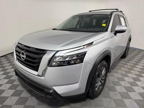 2023 Nissan Pathfinder SV