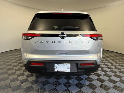 2023 Nissan Pathfinder SV