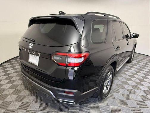Crystal Black Pearl 2026 Honda Pilot EX-L