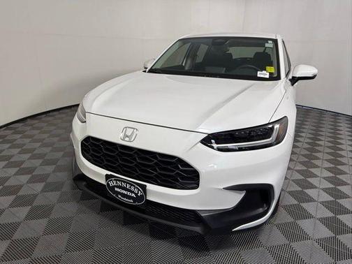 Platinum White Pearl 2026 Honda HR-V LX