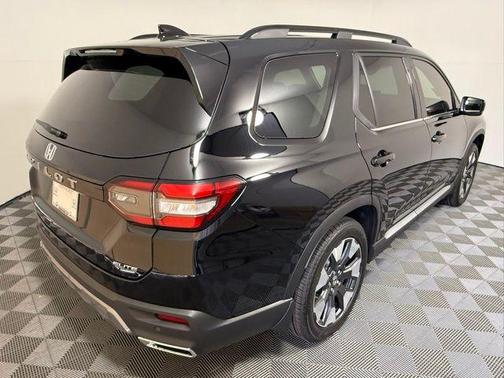 Crystal Black Pearl 2026 Honda Pilot Elite