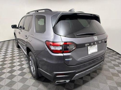 Modern Steel Metallic 2026 Honda Pilot EX-L