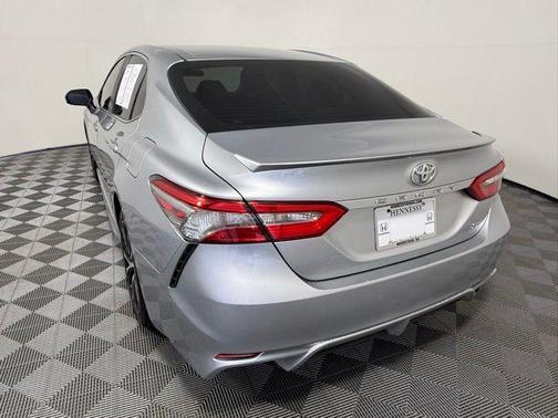 Celestial Silver Metallic 2018 Toyota Camry SE