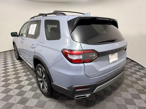 Sonic Gray Pearl 2024 Honda Pilot Elite