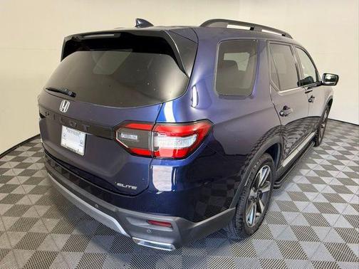 Obsidian Blue Pearl 2024 Honda Pilot Elite