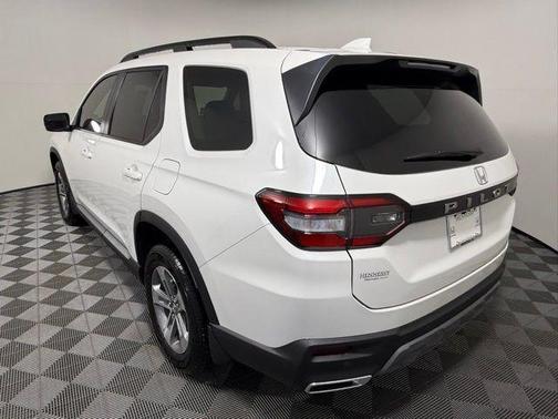 Platinum White Pearl 2026 Honda Pilot EX-L