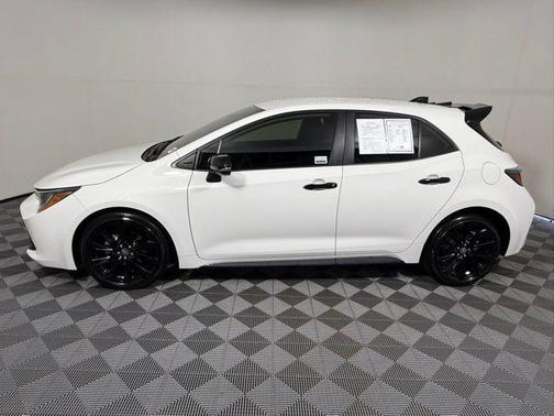 2022 Toyota Corolla Hatchback SE Nightshade