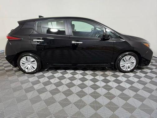 2022 Nissan Leaf S