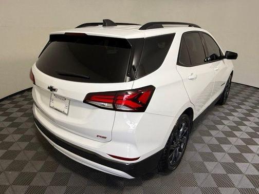 Summit White 2022 Chevrolet Equinox RS