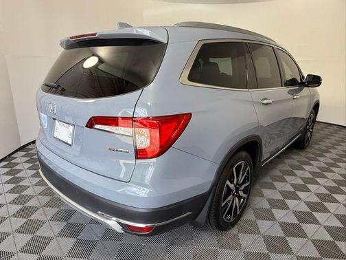 2022 Honda Pilot Touring 7-Passenger