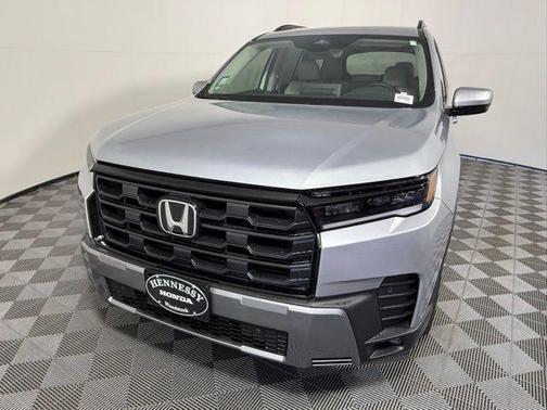 Solar Silver Metallic 2026 Honda Pilot EX-L