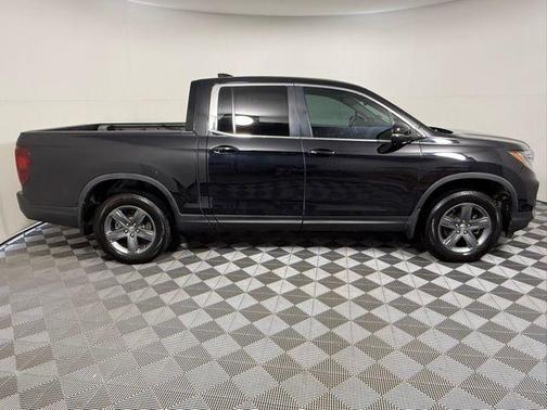 Crystal Black Pearl 2022 Honda Ridgeline RTL