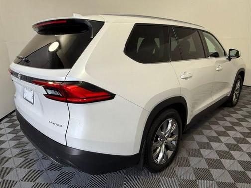 2024 Toyota Grand Highlander Hybrid LIMITED