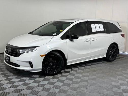 Platinum White Pearl 2023 Honda Odyssey Sport