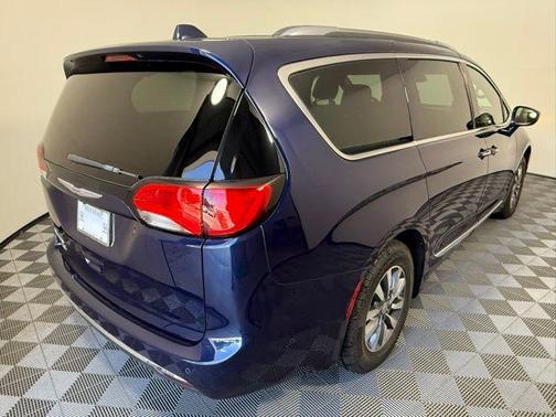 2020 Chrysler Pacifica Touring-L Plus