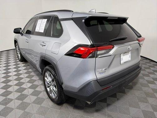 2022 Toyota RAV4 XLE Premium