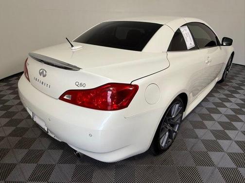 2015 INFINITI Q60 IPL Base