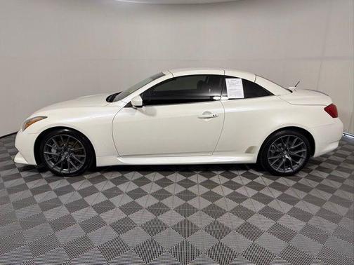2015 INFINITI Q60 IPL Base